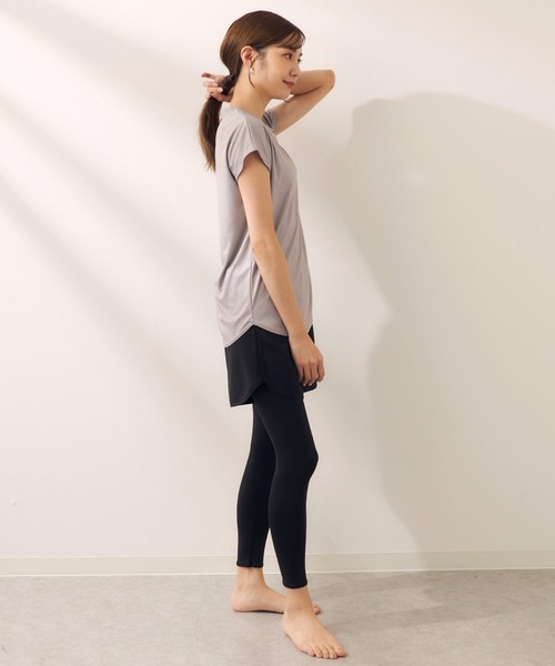 FILA（フィラ）の「マルチウェイ セットアップ 3点セット (ラッシュガード / フィットネスフェア)（ラッシュガード・レディース・ホワイト系/ダークパープル/ミント/ベージュ/グレー系/ブラック×ピンク・SMALL/MEDIUM/X-LARGE/LARGE/XXXX-LARGE/XXX-LARGE/XX-LARGE）」の8枚目の写真