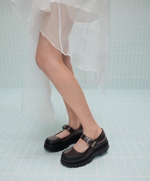 CHARLES & KEITH(チャールズ & キース)のDarra ダラ リジッドソールプラットフォームメリージェーン(パンプス)