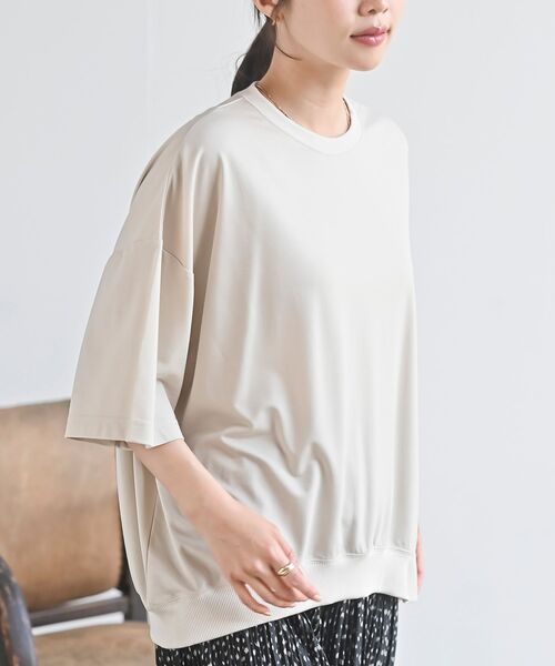 rps(アールピーエス)の「接触冷感オーバーサイズカットプルオーバー(Tシャツ/カットソー・レディース・ブラック/ライトベージュ/カーキ/グリーン系その他/チャコールグレー/アイボリー・フリー)」の14枚目の写真