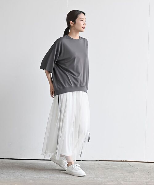 rps(アールピーエス)の「接触冷感オーバーサイズカットプルオーバー(Tシャツ/カットソー・レディース・ブラック/ライトベージュ/カーキ/グリーン系その他/チャコールグレー/アイボリー・フリー)」の15枚目の写真
