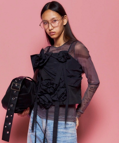 MAISON SPECIAL（メゾンスペシャル）の「Motif Ribbon Bustier/モチーフリボンビスチェ（シャツ/ブラウス・レディース・カーキ/ブラック・FREE）」の2枚目の写真