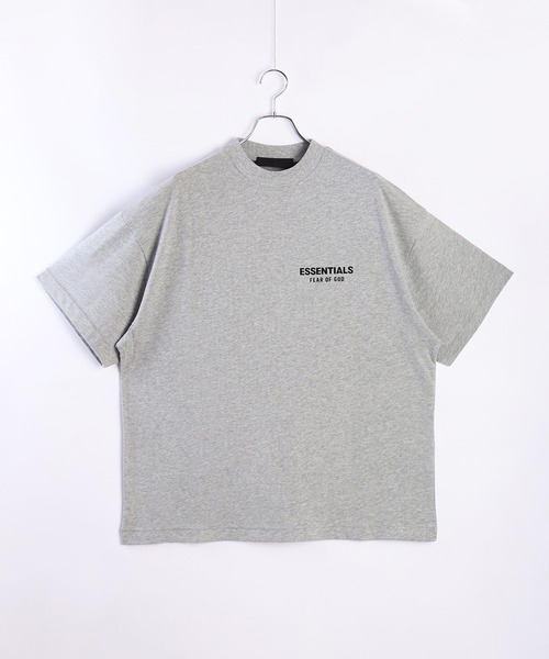 FOG ESSENTIALS(エフオージーエッセンシャルズ)の「Fear of God Essentials フィアオブゴッド エッセンシャルズ バックロゴ 半袖Tシャツ(Tシャツ/カットソー・メンズ・ブラック/グレー・XS/S/M/L)」の6枚目の写真