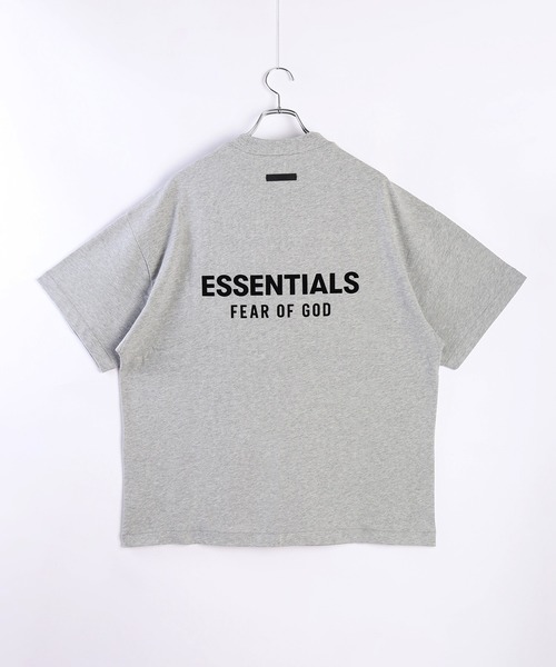 FOG ESSENTIALS(エフオージーエッセンシャルズ)の「Fear of God Essentials フィアオブゴッド エッセンシャルズ バックロゴ 半袖Tシャツ(Tシャツ/カットソー・メンズ・ブラック/グレー・XS/S/M/L)」の7枚目の写真