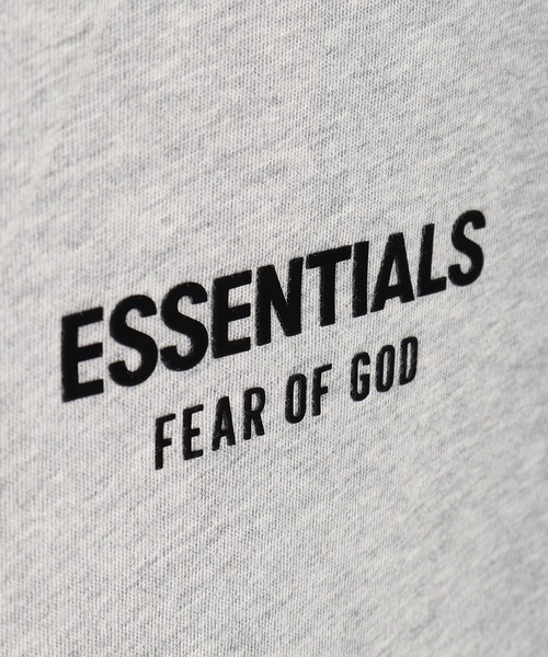 FOG ESSENTIALS(エフオージーエッセンシャルズ)の「Fear of God Essentials フィアオブゴッド エッセンシャルズ バックロゴ 半袖Tシャツ(Tシャツ/カットソー・メンズ・ブラック/グレー・XS/S/M/L)」の15枚目の写真