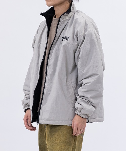 THRASHER（スラッシャー）の「【at】〔THRASHER/スラッシャー〕ナイロン＆シープボア スタンドネック リバーシブルブルゾン（ナイロンジャケット・メンズ・ライトグレー/ブラック/カーキ・MEDIUM/LARGE）」の12枚目の写真