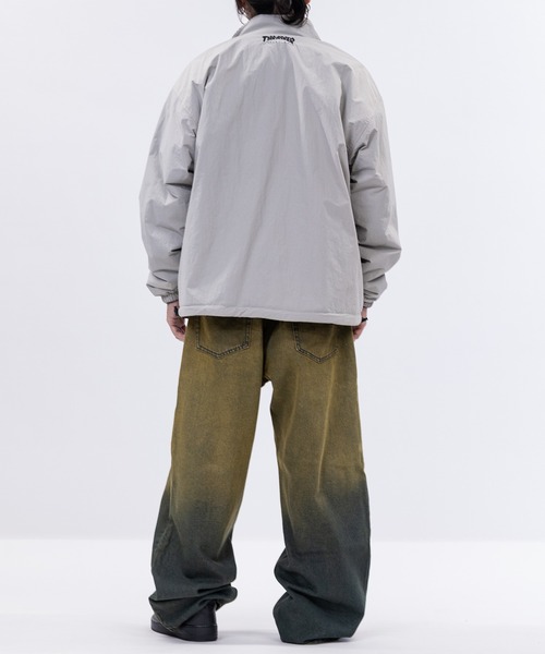 THRASHER（スラッシャー）の「【at】〔THRASHER/スラッシャー〕ナイロン＆シープボア スタンドネック リバーシブルブルゾン（ナイロンジャケット・メンズ・ライトグレー/ブラック/カーキ・MEDIUM/LARGE）」の16枚目の写真