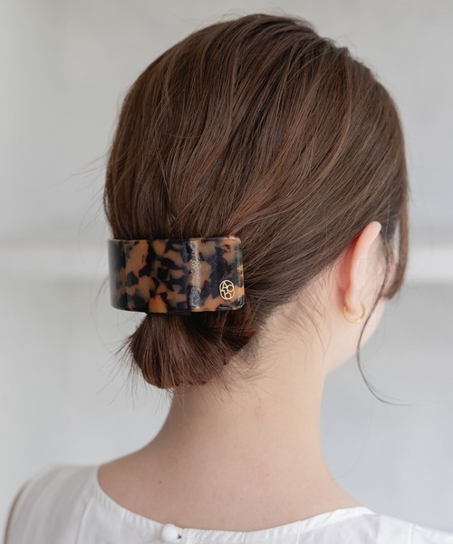 A part by（アパートバイ）の「ワイドバレッタ（バレッタ/ヘアクリップ・レディース・ブラック/ブラウン・FREE）」の2枚目の写真