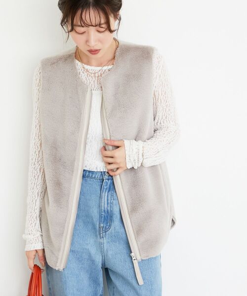 le.coeur blanc（ルクールブラン）の「フェイクファームートンベスト（その他アウター・レディース・グレイッシュベージュ/モカ・38）」の3枚目の写真