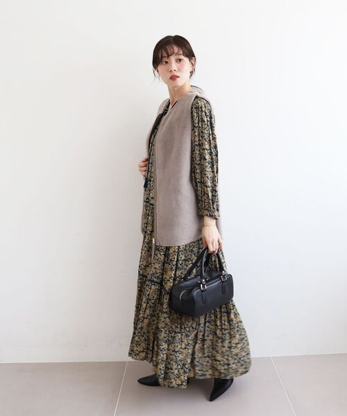 le.coeur blanc（ルクールブラン）の「フェイクファームートンベスト（その他アウター・レディース・グレイッシュベージュ/モカ・38）」の18枚目の写真