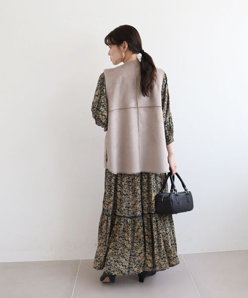 le.coeur blanc（ルクールブラン）の「フェイクファームートンベスト（その他アウター・レディース・グレイッシュベージュ/モカ・38）」の9枚目の写真