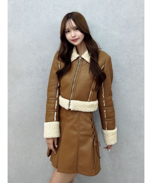 EATME(イートミー)の「フェイクムートンショートブルゾン(ブルゾン・レディース・アイボリー/ブラック/キャメル・FREE)」の5枚目の写真