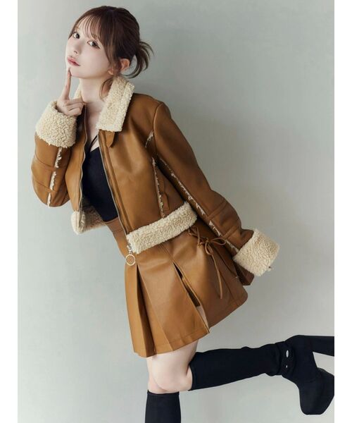 EATME(イートミー)の「フェイクムートンショートブルゾン(ブルゾン・レディース・アイボリー/ブラック/キャメル・FREE)」の22枚目の写真