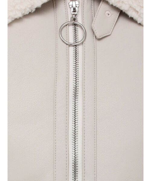 EATME（イートミー）の「フェイクムートンショートブルゾン（ブルゾン・レディース・キャメル/アイボリー/ブラック・FREE）」の5枚目の写真