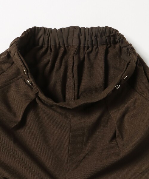 BEAMS HEART（ビームスハート）の「金ボタン アジャスト パンツ（その他パンツ・レディース・ブラウン/ネイビー/オフホワイト・FREE）」の6枚目の写真