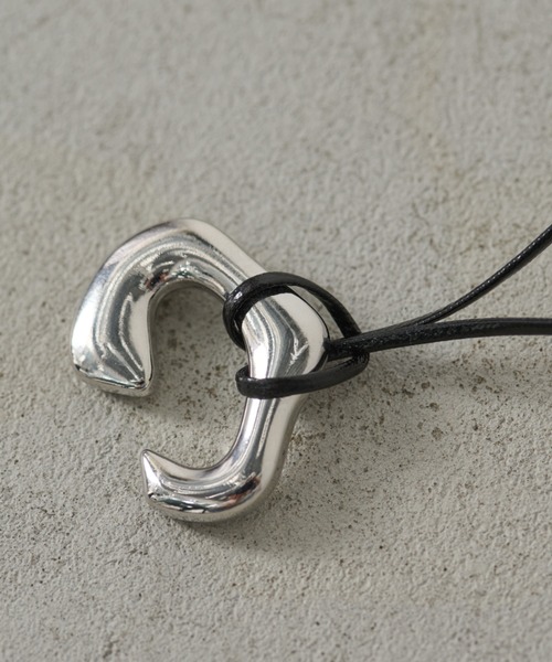 AIC.（エーアイシー）の「カーブモチーフコードチョーカーネックレス（ネックレス・レディース・シルバー・FREE）」の5枚目の写真
