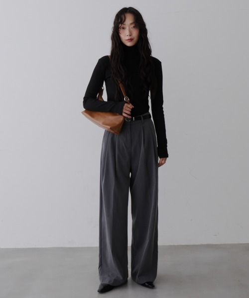 NUJOH（ヌゾ）の「Soft Ribbed Slim Fit Turtleneck Knit / ソフトリブ スリムフィット タートルネック ニット（Tシャツ/カットソー・レディース・グレー/ブラック・FREE）」の3枚目の写真