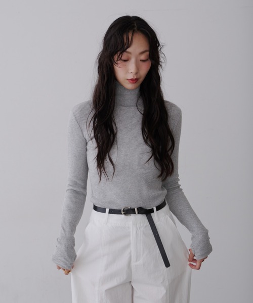 NUJOH（ヌゾ）の「Soft Ribbed Slim Fit Turtleneck Knit / ソフトリブ スリムフィット タートルネック ニット（Tシャツ/カットソー・レディース・グレー/ブラック・FREE）」の21枚目の写真