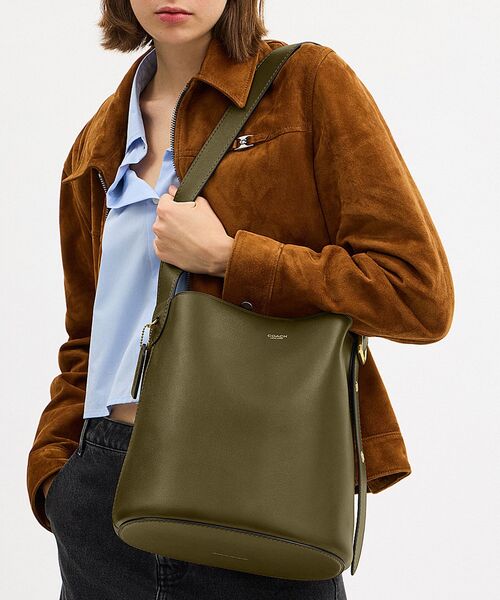 COACH オリーブグリーン ハンドバッグ COACH（コーチ）｜トートバッグ（グリーン系）一覧 - WEAR