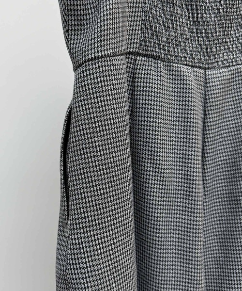 SAISON DE PAPILLON（セゾンドパピヨン）の「タック入りフロントジップサロペット（サロペット/オーバーオール・レディース・グレー・S/M/L）」の17枚目の写真