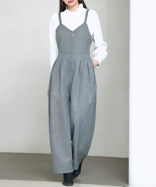 SAISON DE PAPILLON（セゾンドパピヨン）の「タック入りフロントジップサロペット（サロペット/オーバーオール・レディース・グレー・S/M/L）」の2枚目の写真