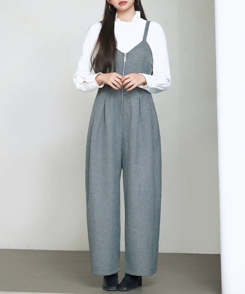 SAISON DE PAPILLON（セゾンドパピヨン）の「タック入りフロントジップサロペット（サロペット/オーバーオール・レディース・グレー・S/M/L）」の3枚目の写真