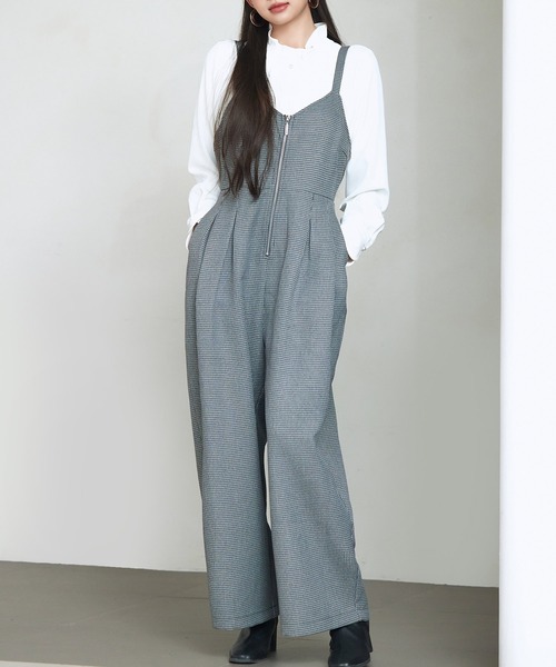 SAISON DE PAPILLON（セゾンドパピヨン）の「タック入りフロントジップサロペット（サロペット/オーバーオール・レディース・グレー・S/M/L）」の4枚目の写真