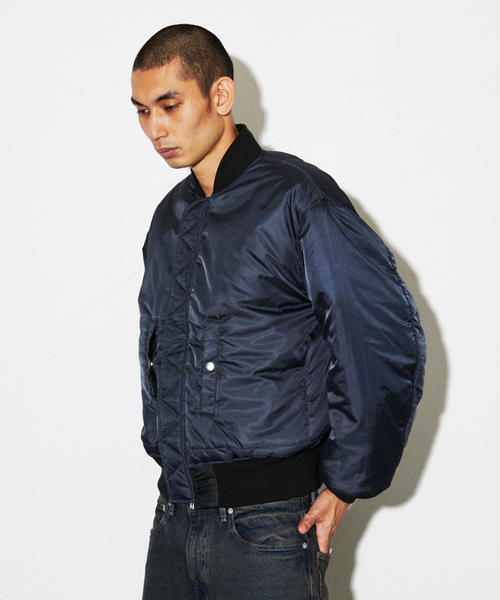 Alpha Industries（アルファインダストリーズ）の「ALPHA / アルファ 別注 BLACK FADE MA-1（MA-1・メンズ・ブラック・MEDIUM/X-LARGE/LARGE）」の3枚目の写真