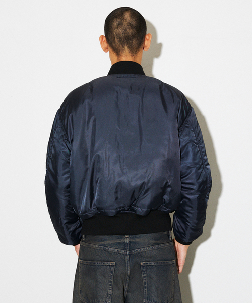 Alpha Industries（アルファインダストリーズ）の「ALPHA / アルファ 別注 BLACK FADE MA-1（MA-1・メンズ・ブラック・MEDIUM/X-LARGE/LARGE）」の4枚目の写真