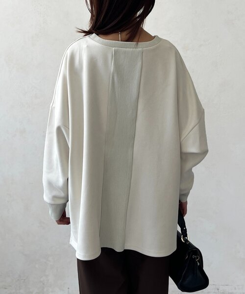 Chez toi(シェトワ)の「BACKリブスエードプルオーバー(Tシャツ/カットソー・レディース・チャコールグレー/パープル/アイボリー/ブラック・FREE)」の11枚目の写真