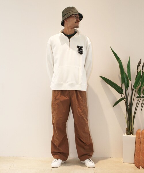 J.PRESS YORK STREET(ジェイプレスヨークストリート)の「【UNISEX】裏毛ロゴハーフジップ スウェット(Tシャツ/カットソー・メンズ・アイボリー系/ブラック系/ライトグレー系/ダークグリーン系・SMALL/MEDIUM/LARGE)」の5枚目の写真
