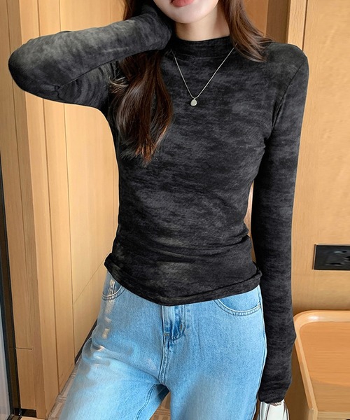 DAY CLOSET(デイ クローゼット)の「【主役も脇役もこなす柄ニット】長袖タイダイ柄プチハイネックニットトップス レディース(ニット/セーター・レディース・ブラック/ベージュ/グレー・M/L)」の4枚目の写真