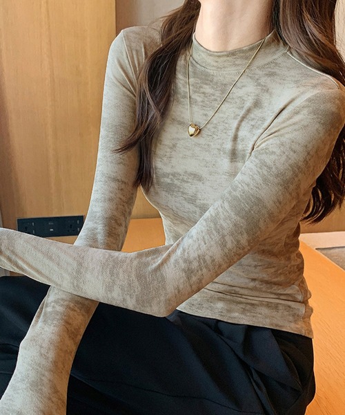 DAY CLOSET(デイ クローゼット)の「【主役も脇役もこなす柄ニット】長袖タイダイ柄プチハイネックニットトップス レディース(ニット/セーター・レディース・ブラック/ベージュ/グレー・M/L)」の8枚目の写真
