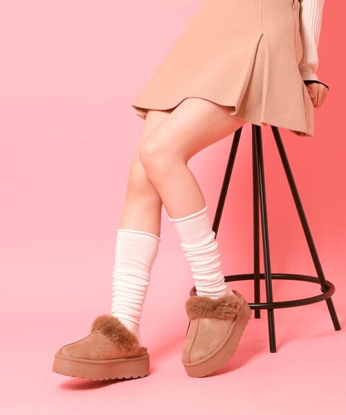 cs T&P(シーエスティーアンドピー)の「厚底サボフェイクムートン(サンダル・レディース・ブラック/ベージュ/こしょう色系・LL/M/S/L)」の9枚目の写真