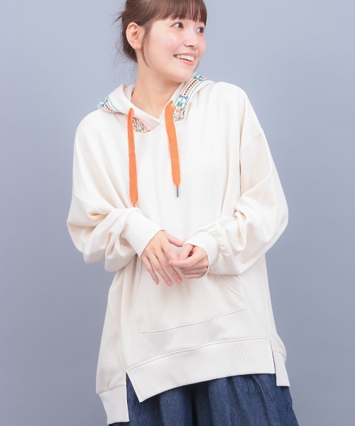 チチカカ（チチカカ）の「裏シャギ－刺繍ポカフーディー（パーカー・レディース・アイボリー/ブラック/ライトブルー・FREE）」の3枚目の写真