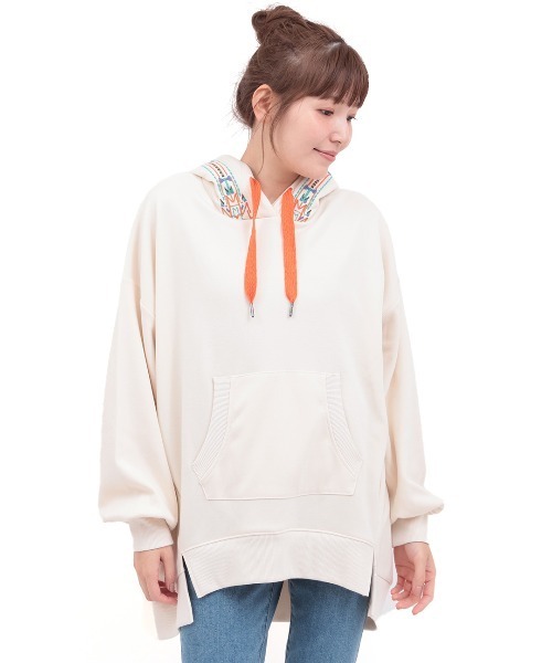 チチカカ（チチカカ）の「裏シャギ－刺繍ポカフーディー（パーカー・レディース・アイボリー/ブラック/ライトブルー・FREE）」の7枚目の写真