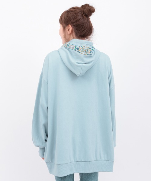 チチカカ（チチカカ）の「裏シャギ－刺繍ポカフーディー（パーカー・レディース・アイボリー/ブラック/ライトブルー・FREE）」の4枚目の写真