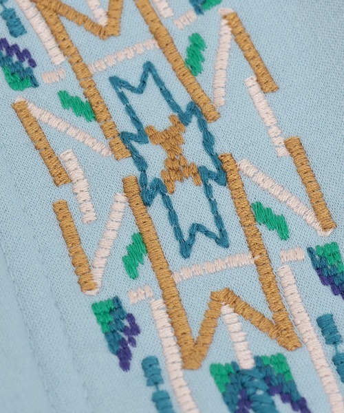 チチカカ（チチカカ）の「裏シャギ－刺繍ポカフーディー（パーカー・レディース・アイボリー/ブラック/ライトブルー・FREE）」の17枚目の写真