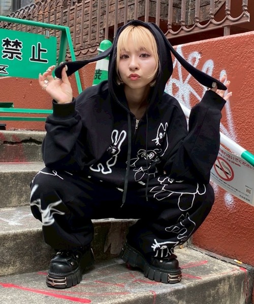 Candy Stripper（キャンディストリッパー）の「GRAFFITI PRINT パンツ