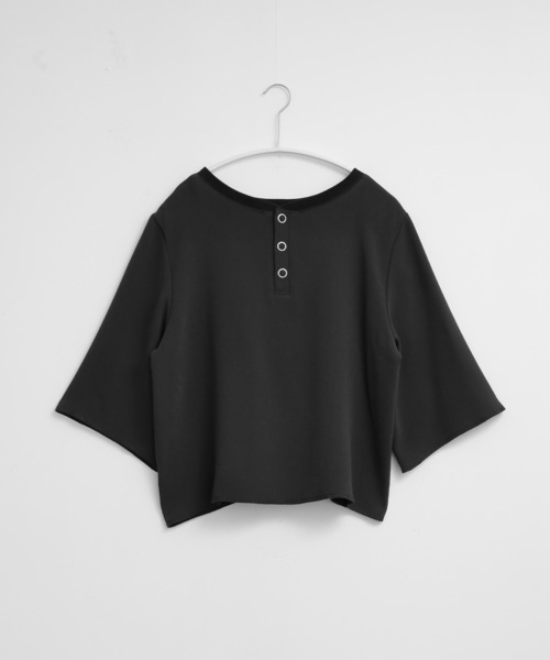 for/c(フォーシー)の「ジョーゼットきれいめカジュアルハーフスリーブブラウス【サスティナブル】(Tシャツ/カットソー・レディース・オフホワイト/ブラック・L/M)」の16枚目の写真