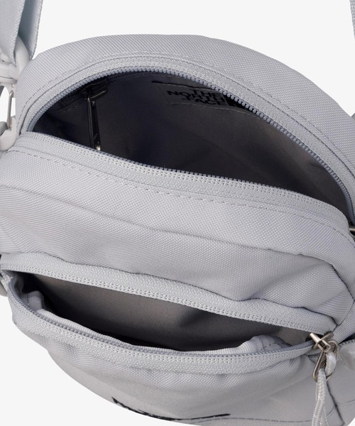 THE NORTH FACE(ザノースフェイス)の「【韓国限定・日本未入荷】THE NORTH FACE STANDARD CROSS BAG S / ノースフェイス スタンダード クロスバッグS(ショルダーバッグ・メンズ・グレー/サンドベージュ/ブラック・FREE)」の6枚目の写真