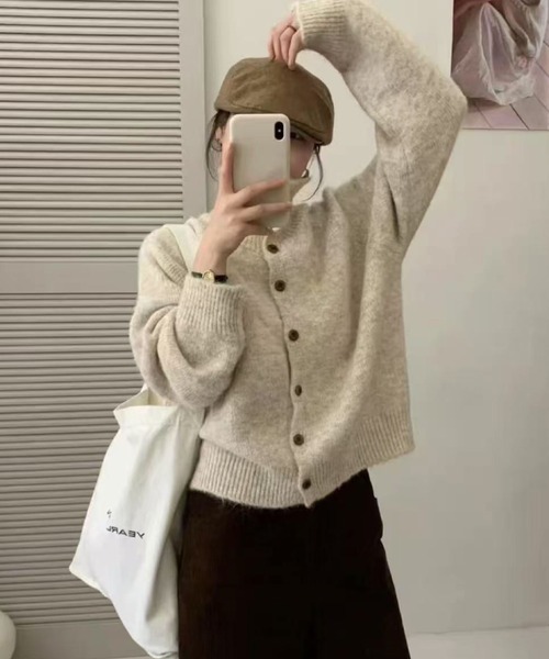 2ly2(トゥーリートゥー)の「ふんわり暖かいハイネック風ニットカーディガン(カーディガン/ボレロ・レディース・キャメル/ボルドー/ダークグレー/ベージュ/グレー・FREE)」の8枚目の写真