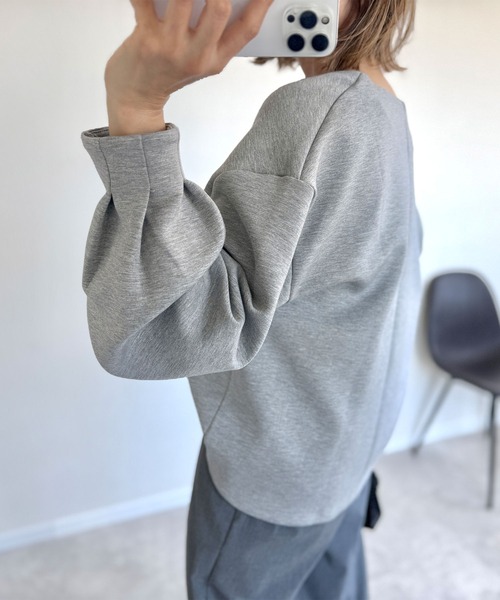 NOAHL(ノアル)の「【NOAHL】《accoさんコラボ》キーネックダンボールニットトップス(ニット/セーター・レディース・ブラウン/グレー/チャコールグレー/アイボリー/ブラック・M/MT)」の4枚目の写真