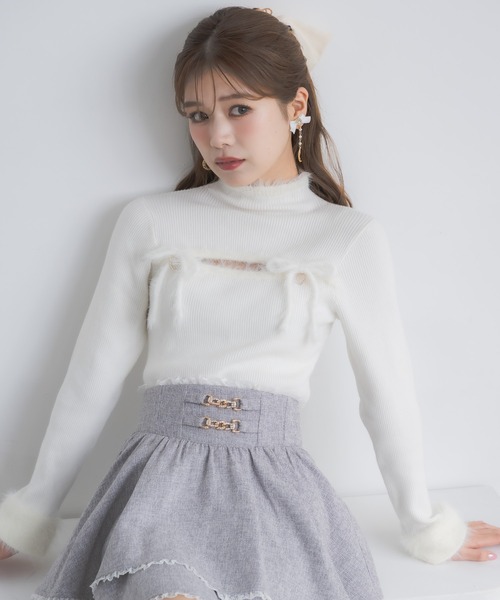 couture BY ROJITA(クチュールバイロジータ)の「デコルテ開きニット(ニット/セーター・レディース・グレー/ブラック/ホワイト・FREE)」の4枚目の写真