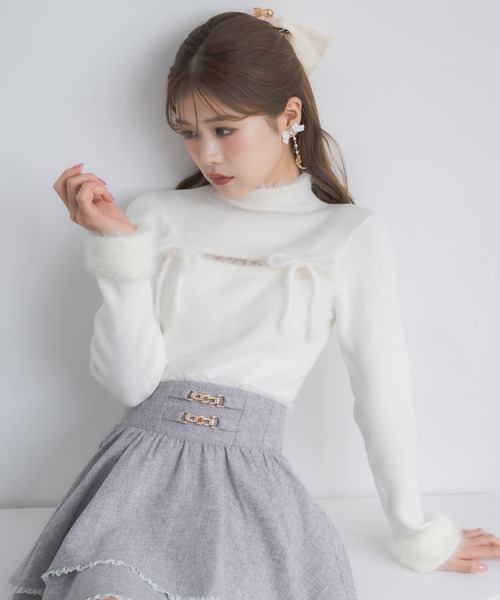 couture BY ROJITA(クチュールバイロジータ)の「デコルテ開きニット(ニット/セーター・レディース・グレー/ブラック/ホワイト・FREE)」の6枚目の写真