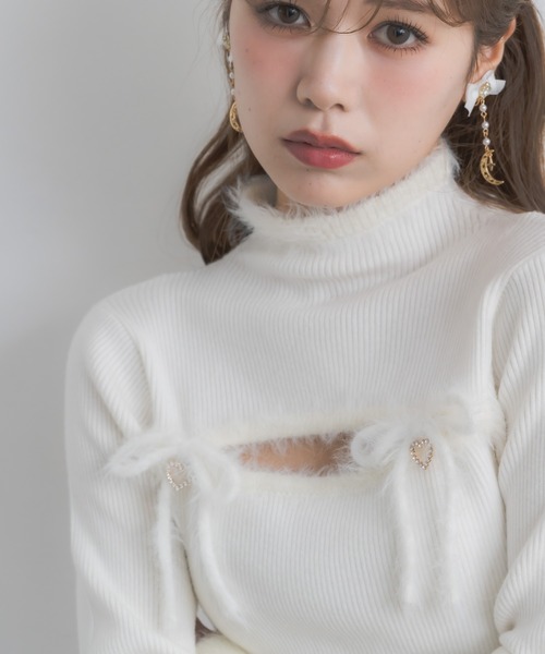 couture BY ROJITA(クチュールバイロジータ)の「デコルテ開きニット(ニット/セーター・レディース・グレー/ブラック/ホワイト・FREE)」の10枚目の写真