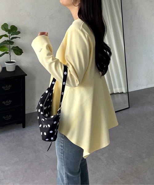 prose verse(プロズヴェール)の「イレギュラーヘムカーブペプラムロンT(Tシャツ/カットソー・レディース・ブラウン/ブラック/ネイビー/オフホワイト/ブルー系その他/イエロー・LARGE/MEDIUM)」の16枚目の写真