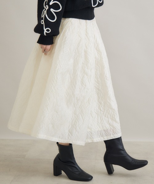 Paradise Picnic(パラダイスピクニック)の「SUGAR ROSE ジャガードフレアスカート(スカート・レディース・ホワイト/ブラック/グレー・FREE)」の2枚目の写真