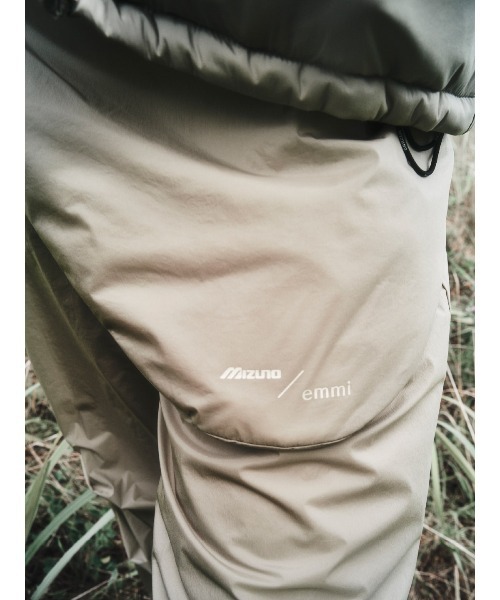 MIZUNO（ミズノ　）の「【emmi｜MIZUNO】ブレスサーモパンツ（スポーツグッズ・レディース・グレイッシュベージュ・S/M）」の4枚目の写真