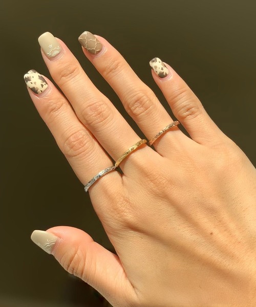 IRIEBEACH(アイリービーチ)の「Barrel ring 2mm【ピンキーサイズ有】/【ハワイアンジュエリー】【サージカルステンレス】【金属アレルギー対応】【IRIEBEACH / アイリービーチ】つけっぱなしOK(リング・レディース・シルバー/ピンク/ゴールド・21号/19号/17号/15号/13号/11号/9号/7号/5号/3号)」の7枚目の写真