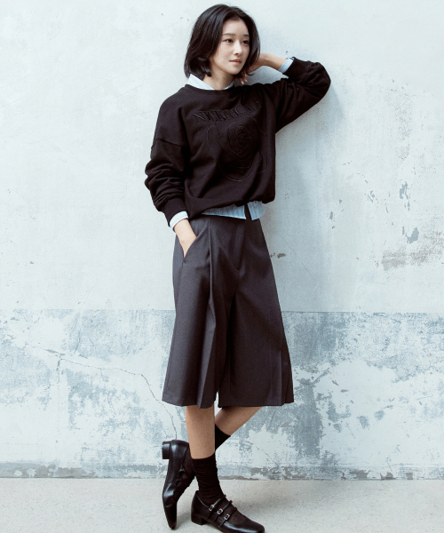 NICK&NICOLE(ニックアンドニコール)の「WIDE PINTUCK BERMUDA PANTS_CHARCOAL(その他パンツ・レディース・その他・MEDIUM/SMALL)」の2枚目の写真